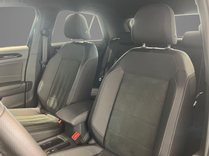 Volkswagen T-Roc 1.5TSI/150PK DSG R-Line · Trekhaak · Navigatie · C — photo 7