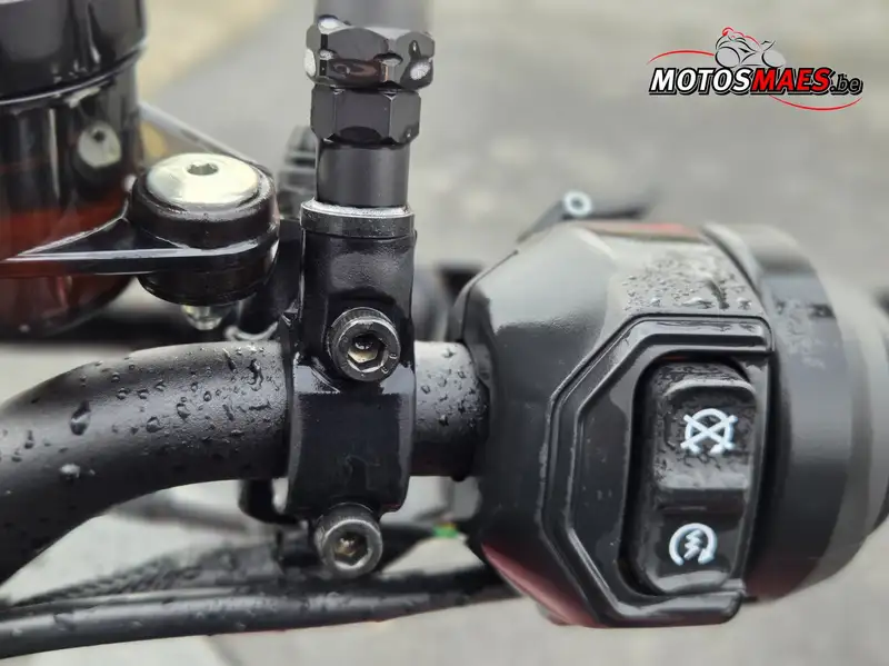 Indian FTR 1200 - foto 8