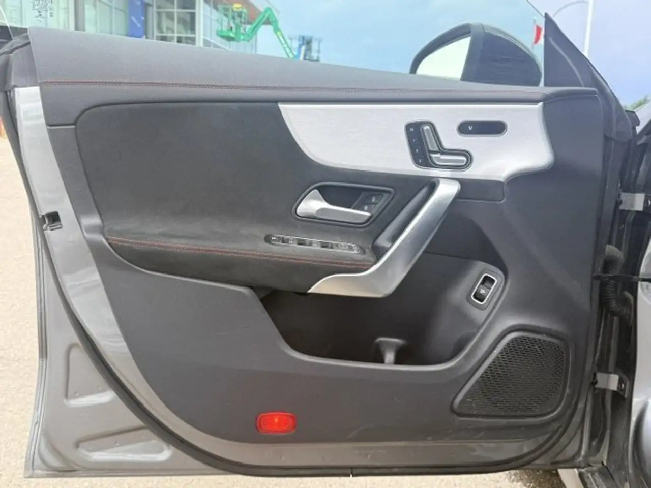 Mercedes-Benz CLA снимка Mercedes-Benz CLA