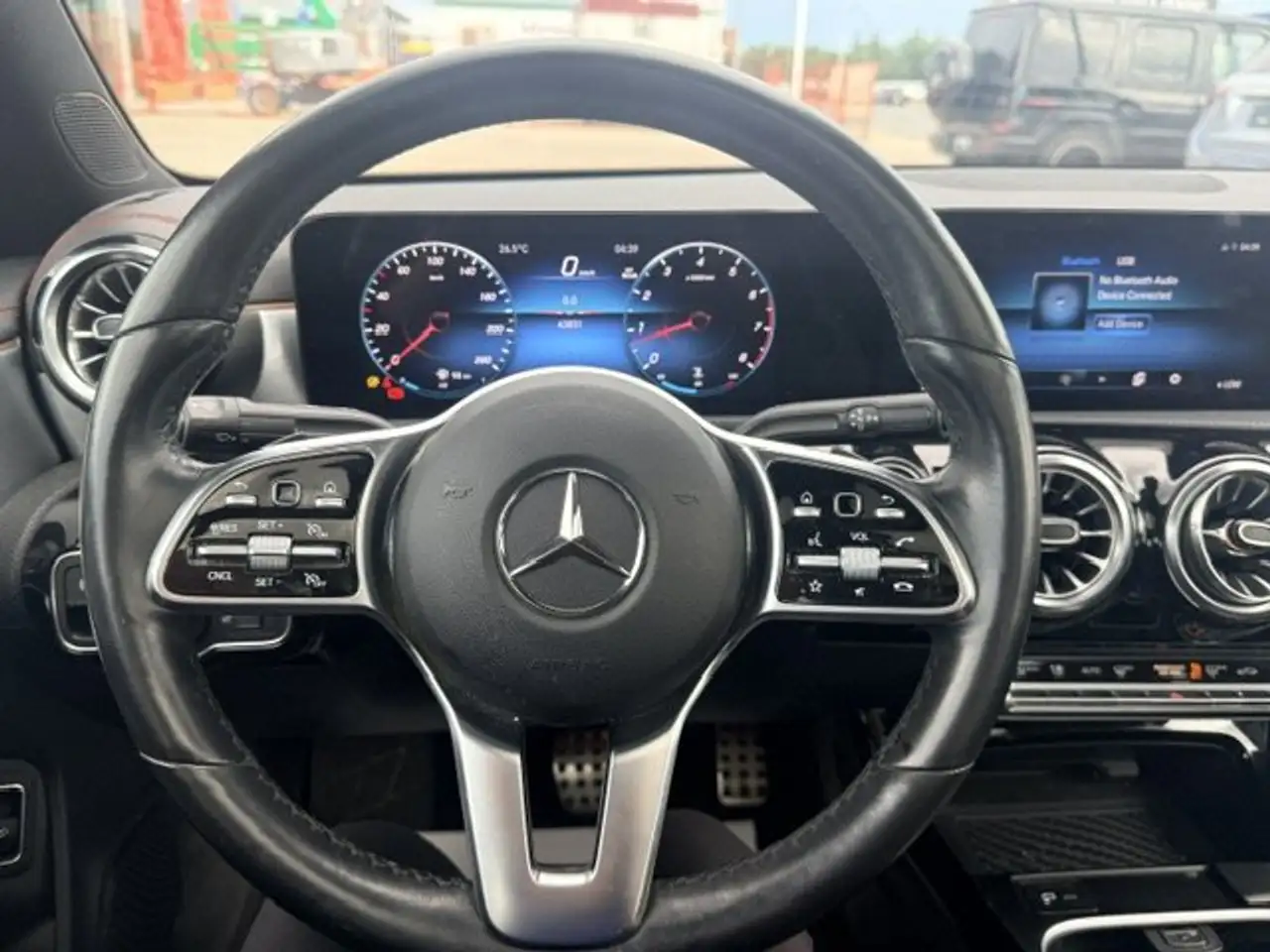 Mercedes-Benz CLA снимка Mercedes-Benz CLA