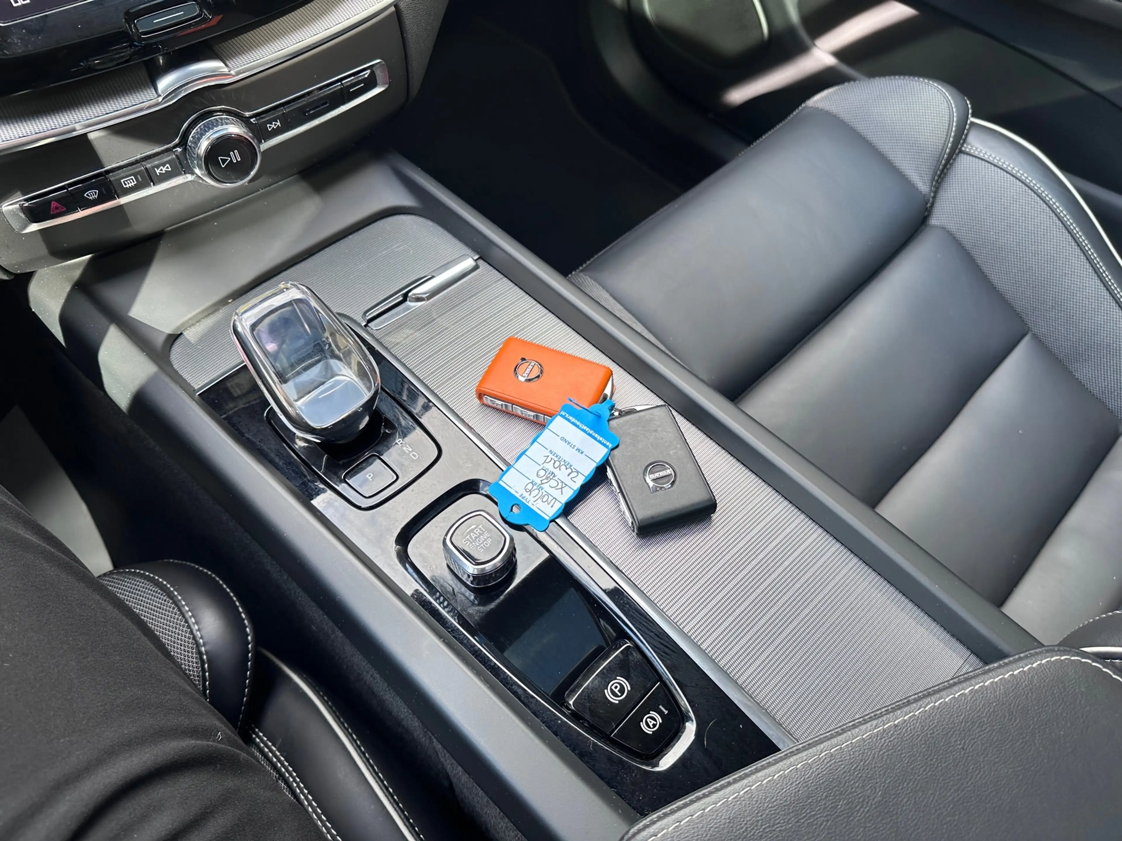 Volvo XC60 B5 Ultimate Dark ORG NL / HK AUDIO / MEMORY / PANO — photo 34