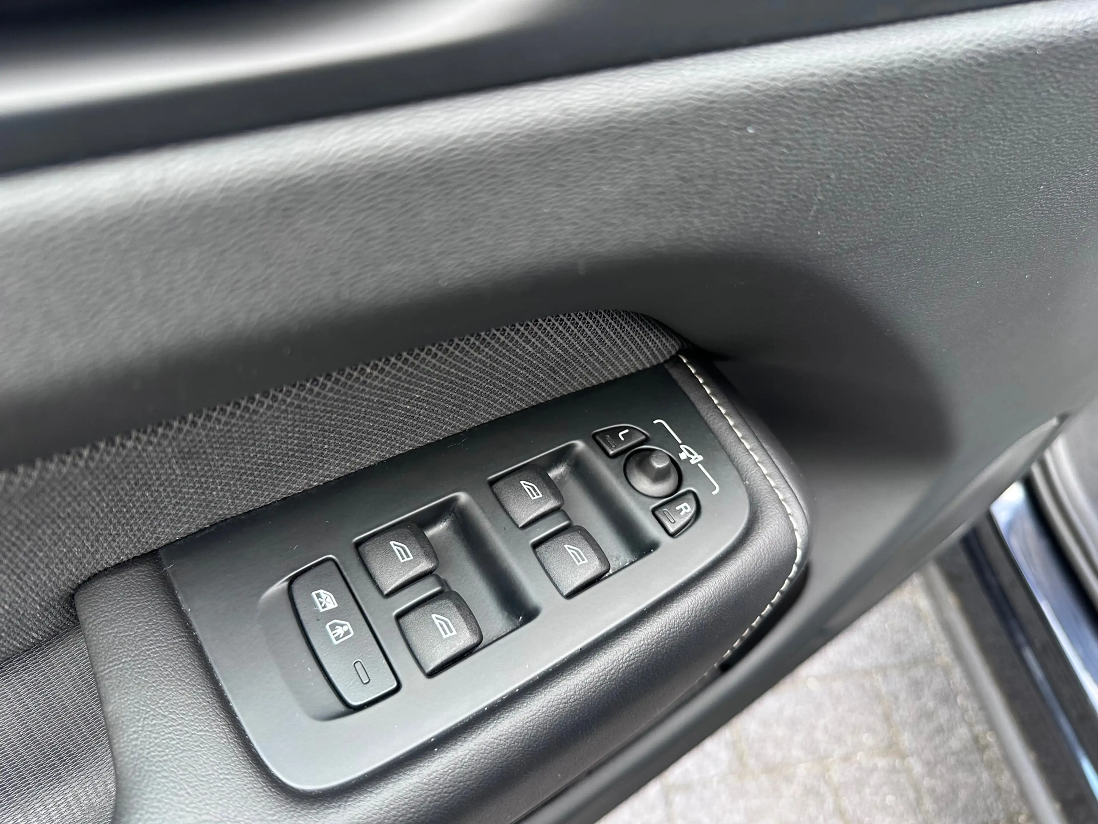 Volvo XC60 B5 Ultimate Dark ORG NL / HK AUDIO / MEMORY / PANO — photo 42