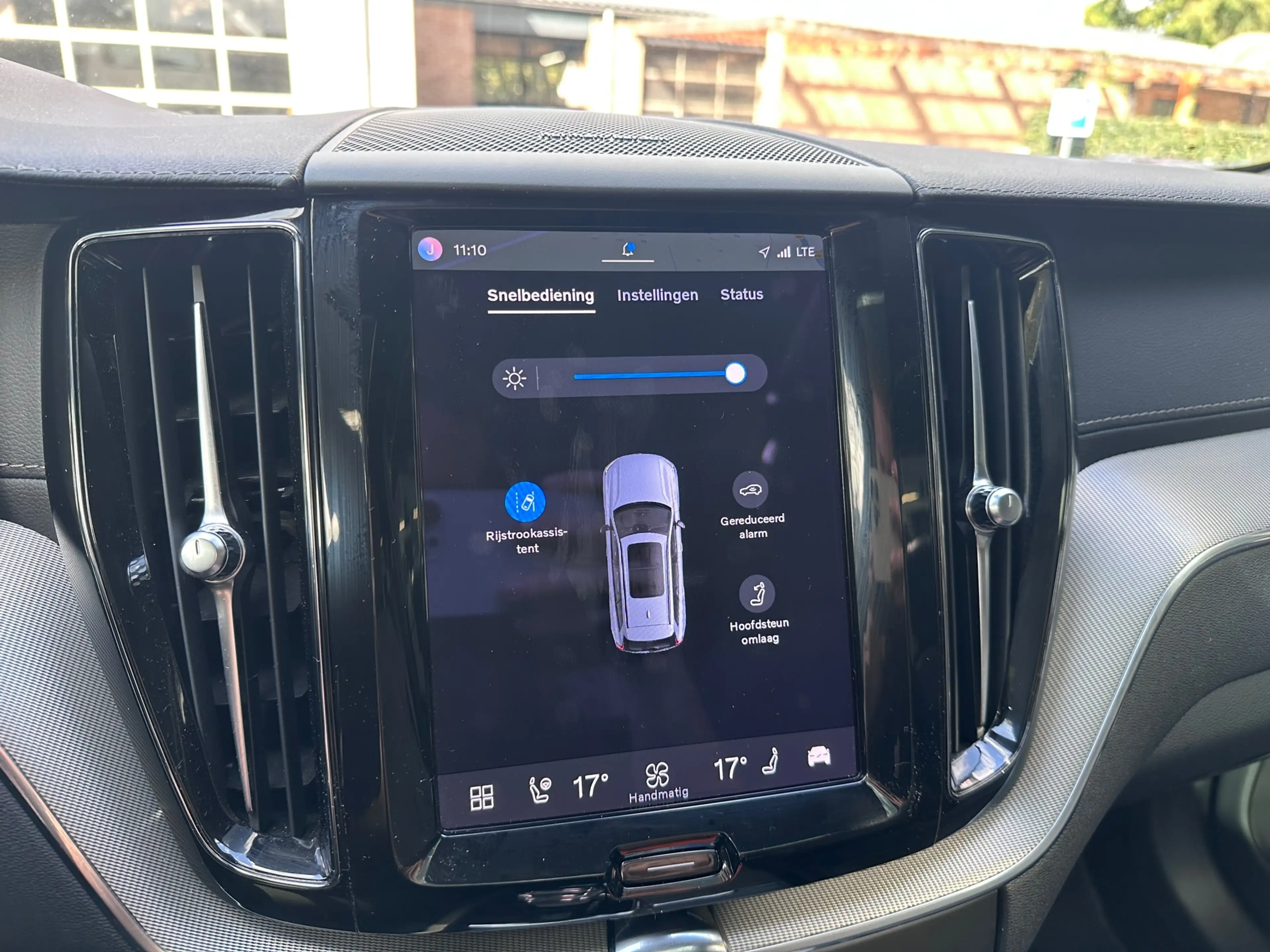 Volvo XC60 B5 Ultimate Dark ORG NL / HK AUDIO / MEMORY / PANO — photo 28