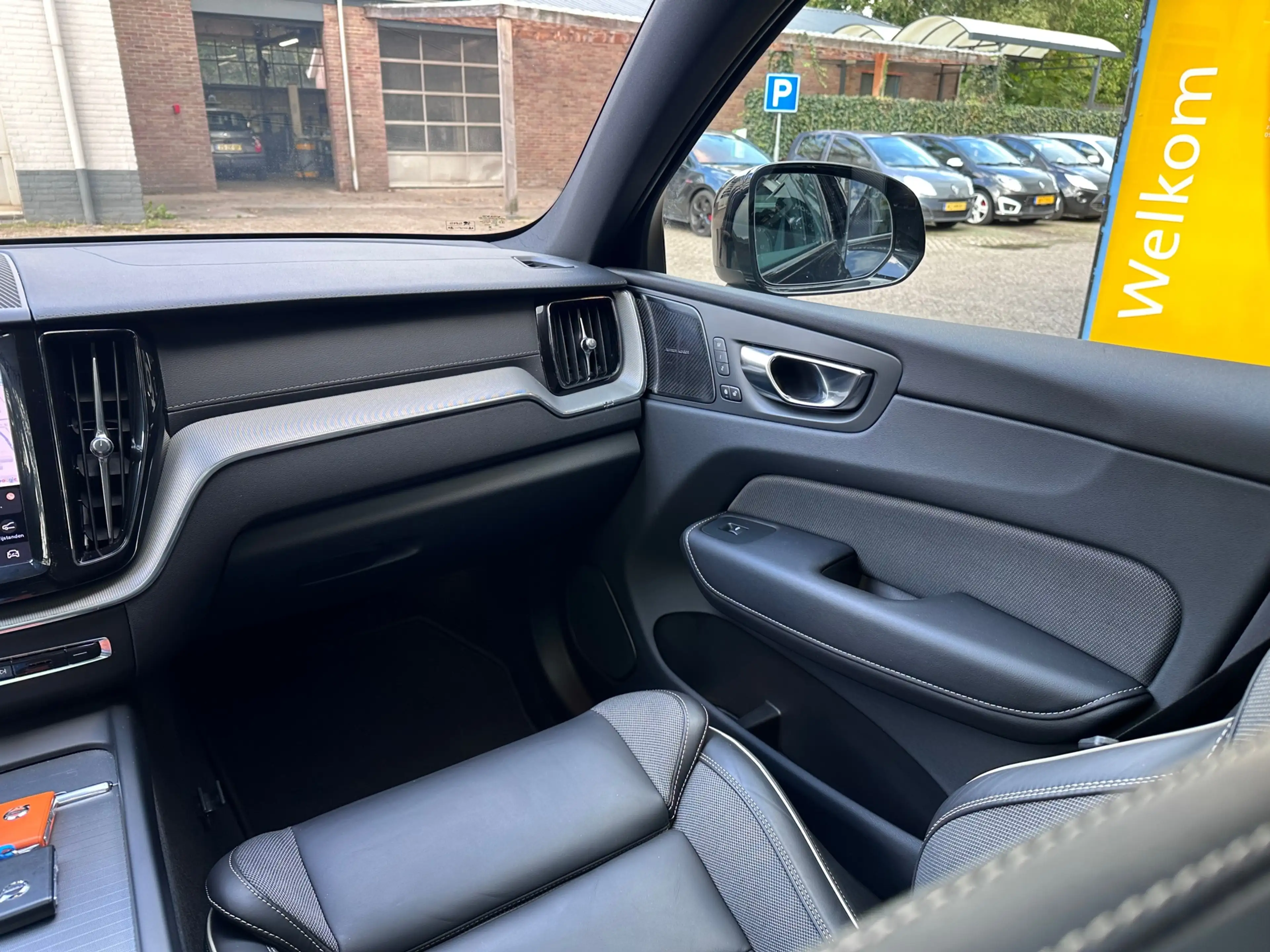 Volvo XC60 B5 Ultimate Dark ORG NL / HK AUDIO / MEMORY / PANO — photo 18