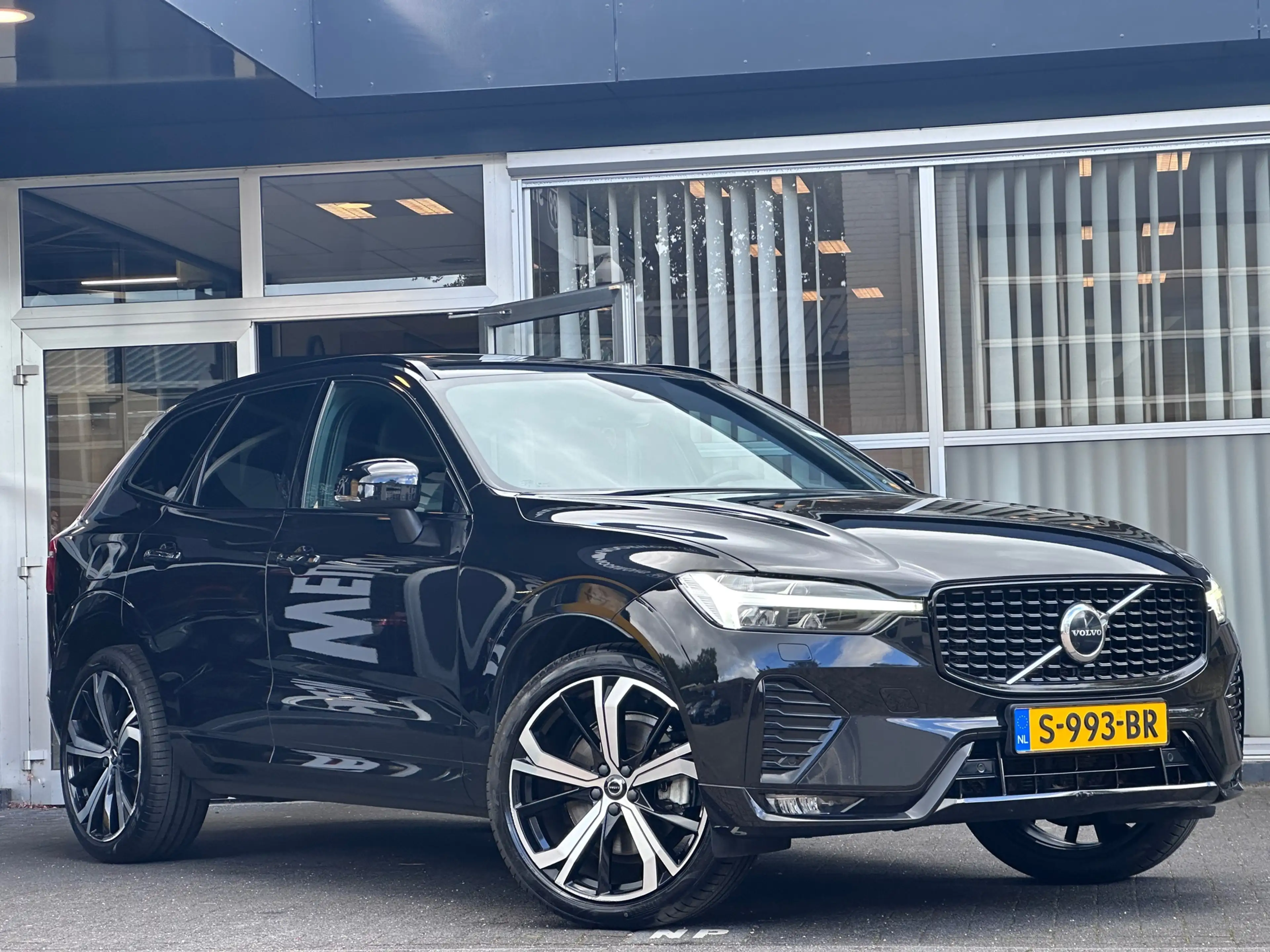 Volvo XC60 B5 Ultimate Dark ORG NL / HK AUDIO / MEMORY / PANO — photo 11