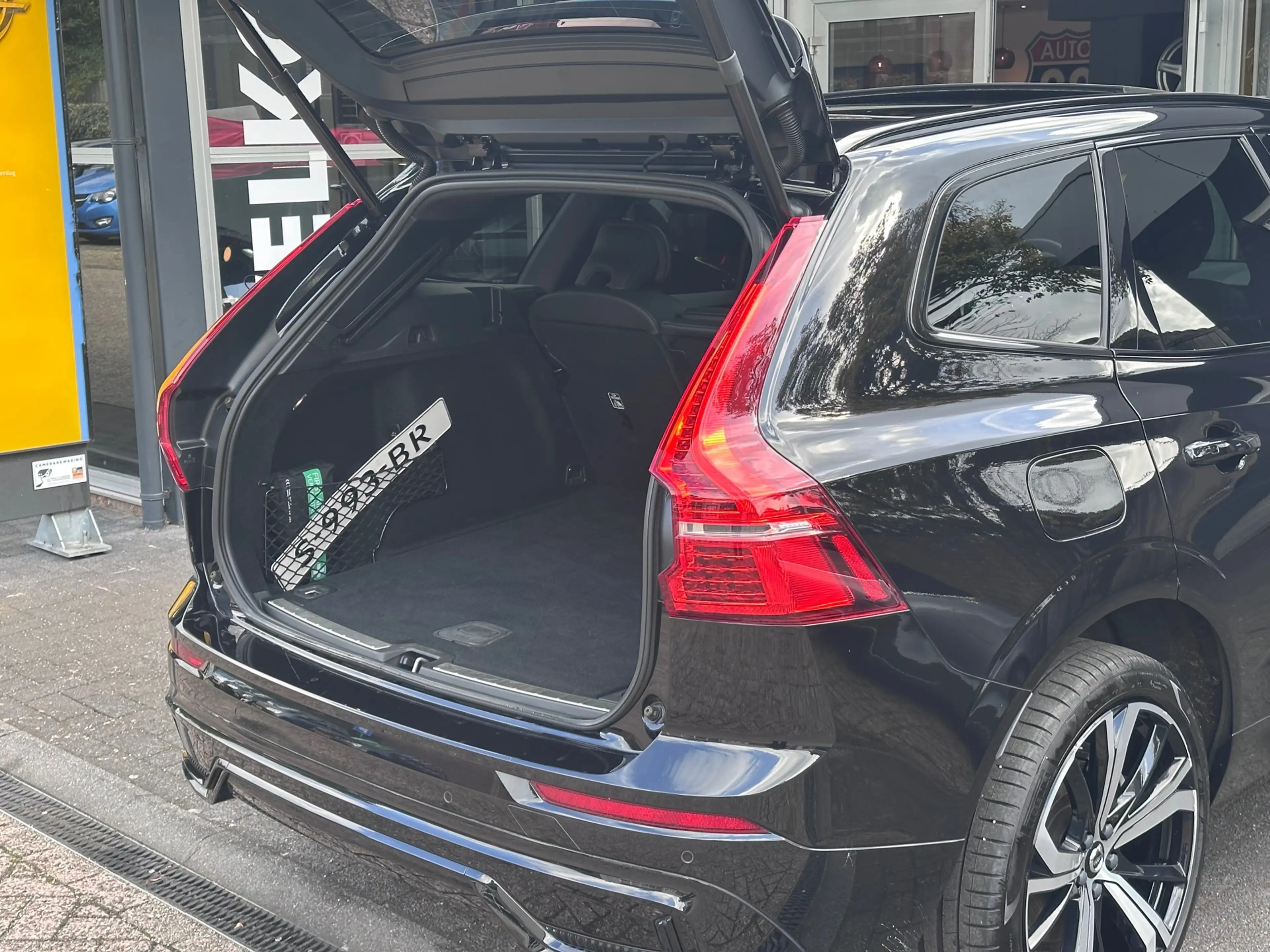 Volvo XC60 B5 Ultimate Dark ORG NL / HK AUDIO / MEMORY / PANO — photo 5