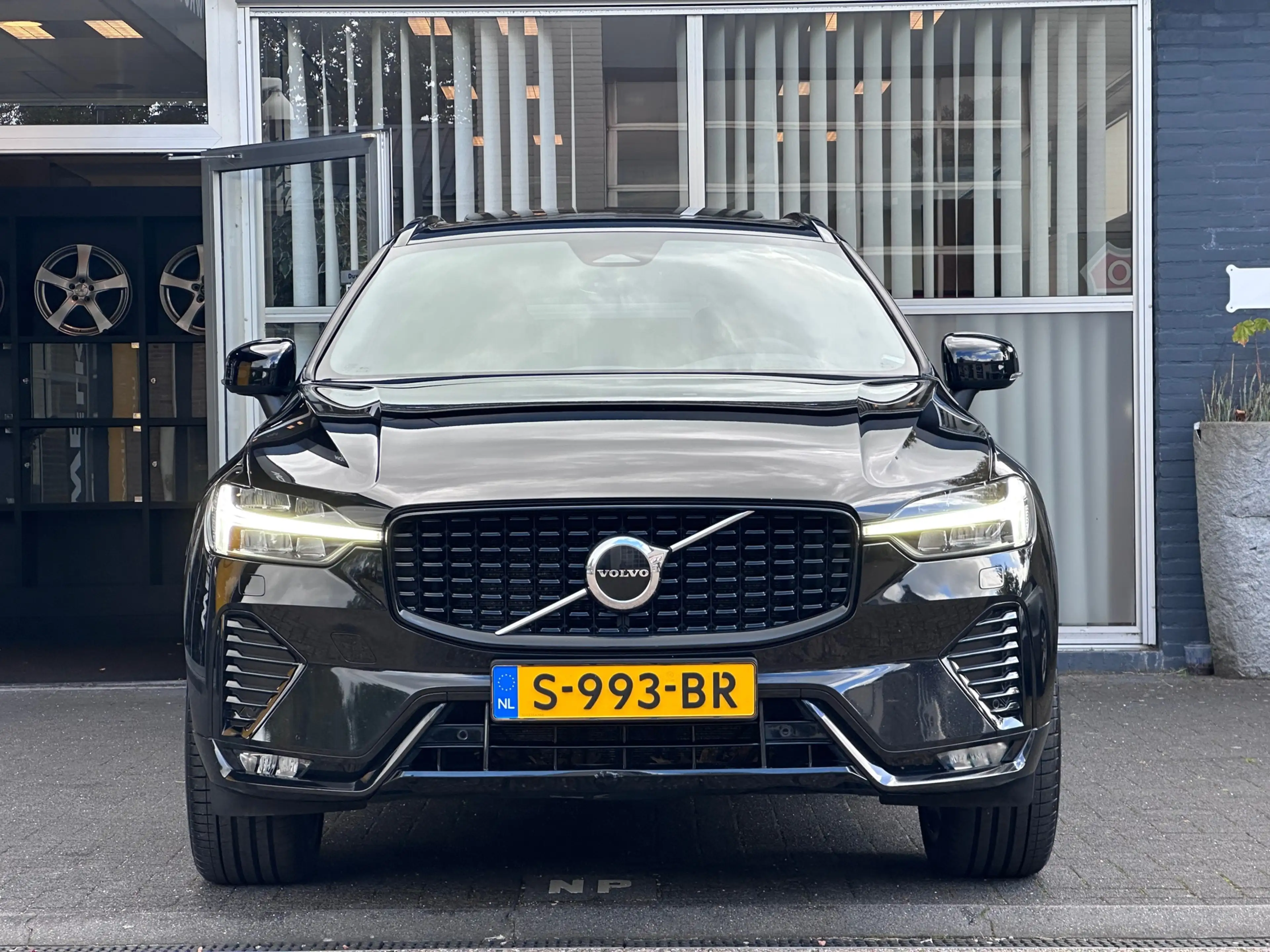 Volvo XC60 B5 Ultimate Dark ORG NL / HK AUDIO / MEMORY / PANO — photo 12