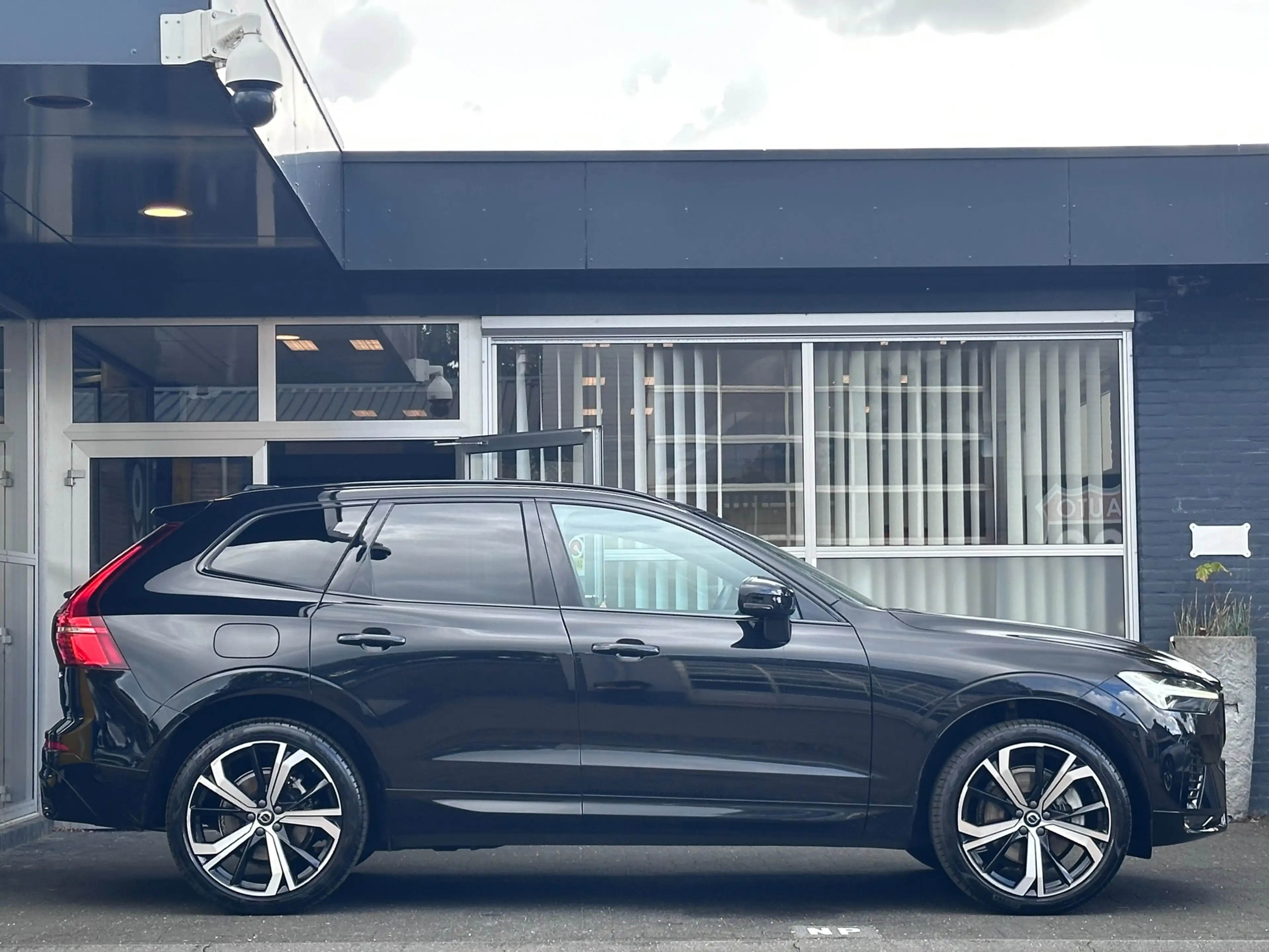 Volvo XC60 B5 Ultimate Dark ORG NL / HK AUDIO / MEMORY / PANO — photo 10