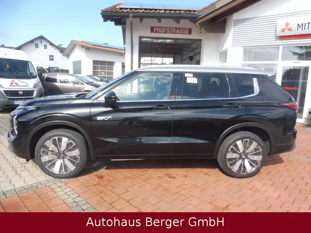 Mitsubishi Outlander view 8