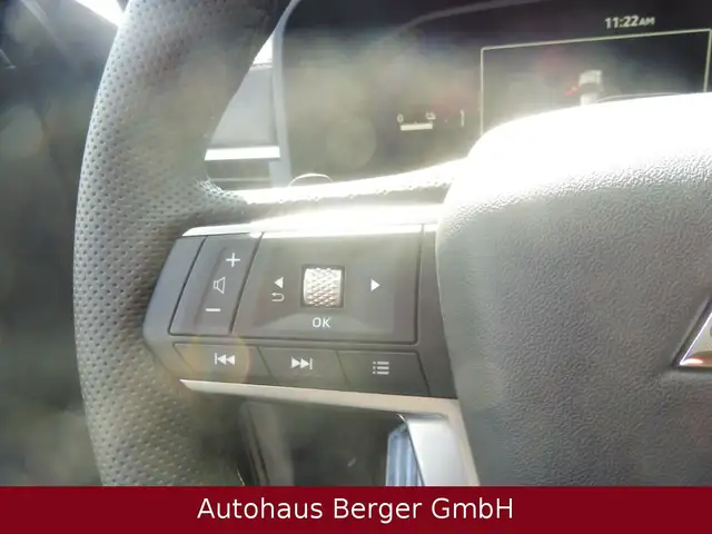 Mitsubishi Outlander view 11