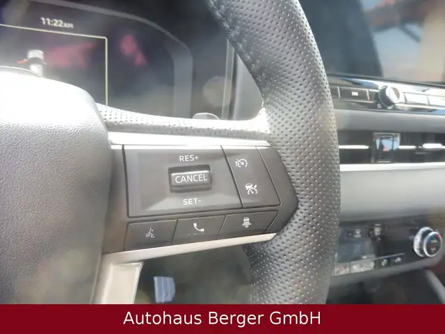 Mitsubishi Outlander view 12