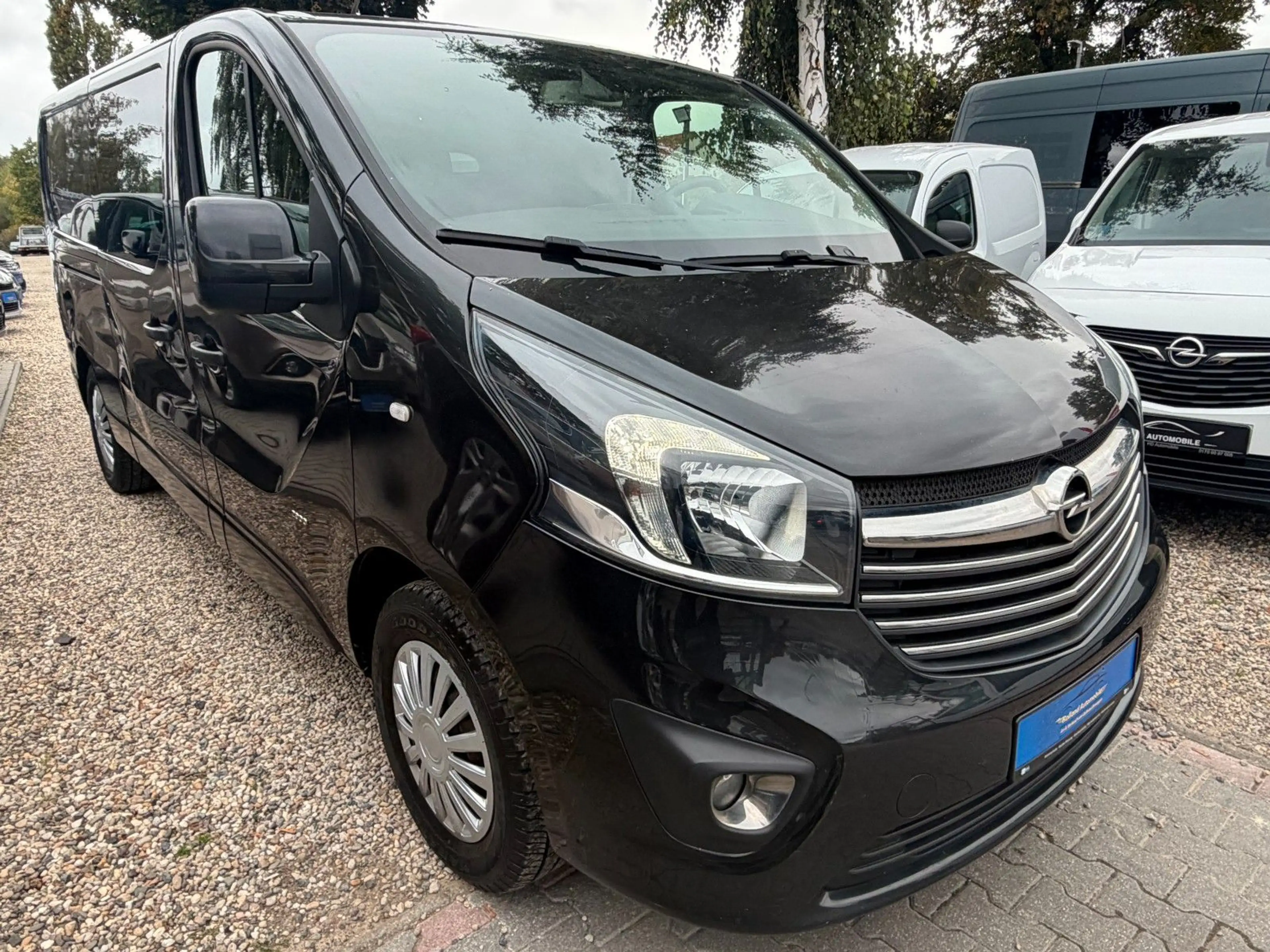 Opel Vivaro L2H1*2.HD*Klima*SHZ*Navi*AHK*PDC*TÜV NEU — photo 2