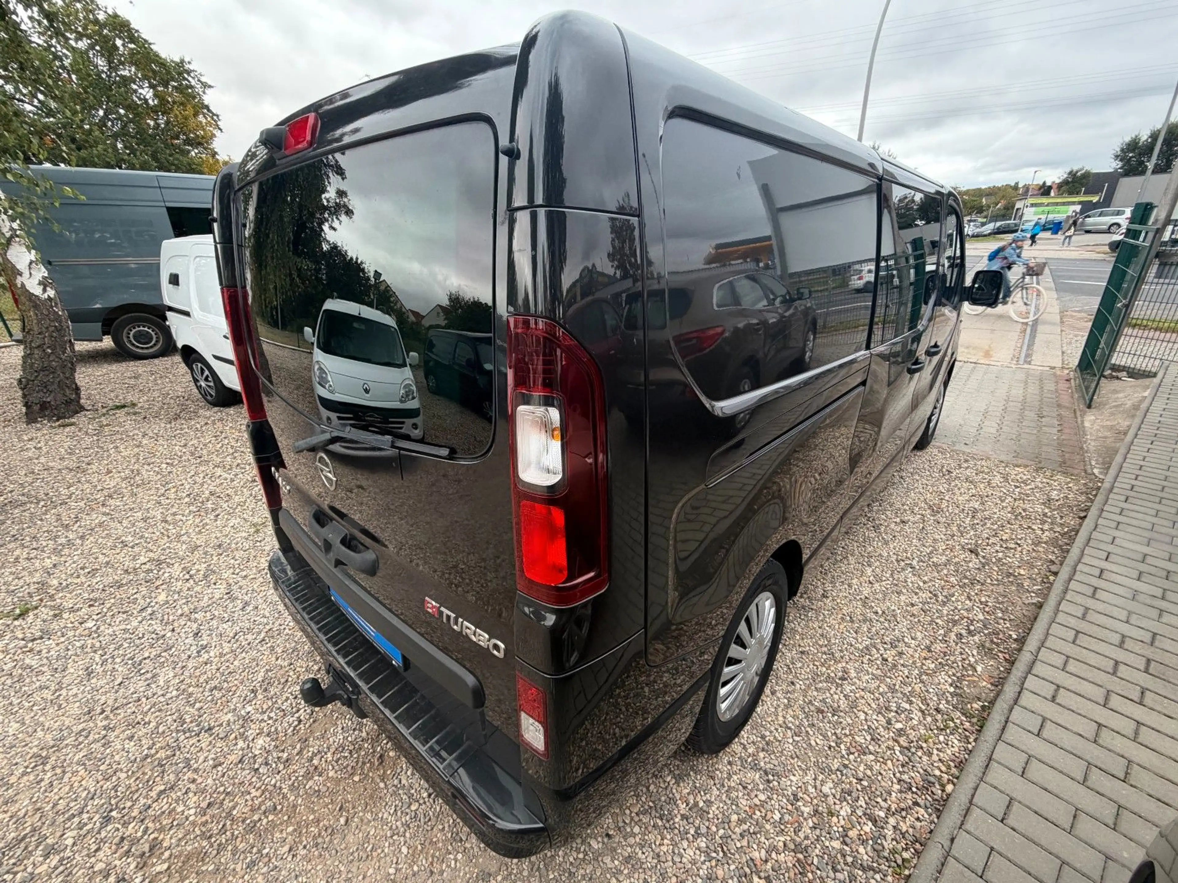 Opel Vivaro L2H1*2.HD*Klima*SHZ*Navi*AHK*PDC*TÜV NEU — photo 7