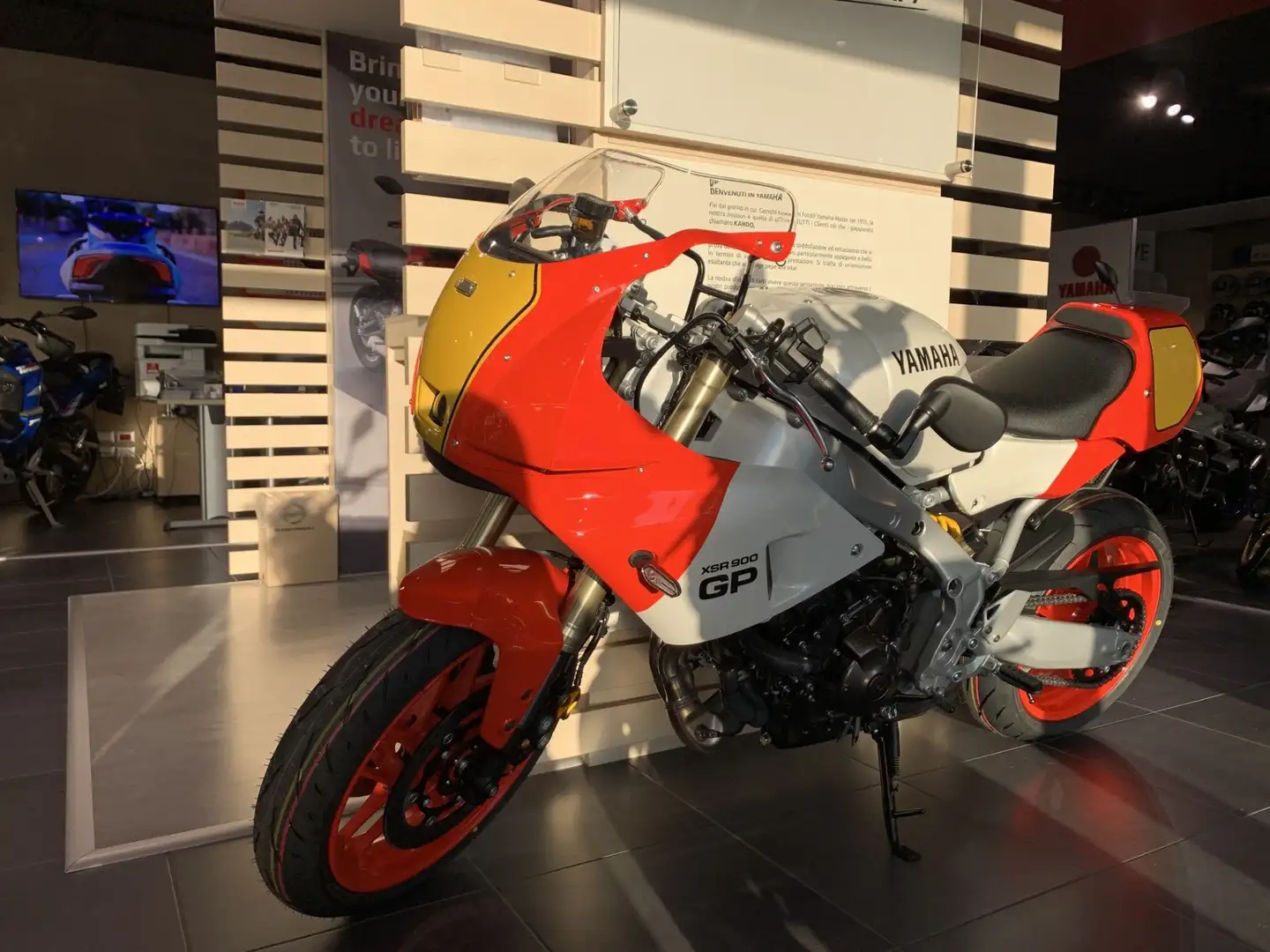 Yamaha XSR 900 GP - 2