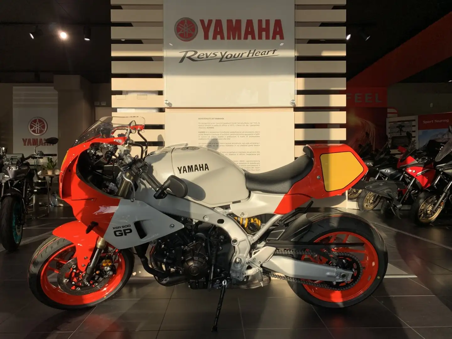 Yamaha XSR 900 GP - 1