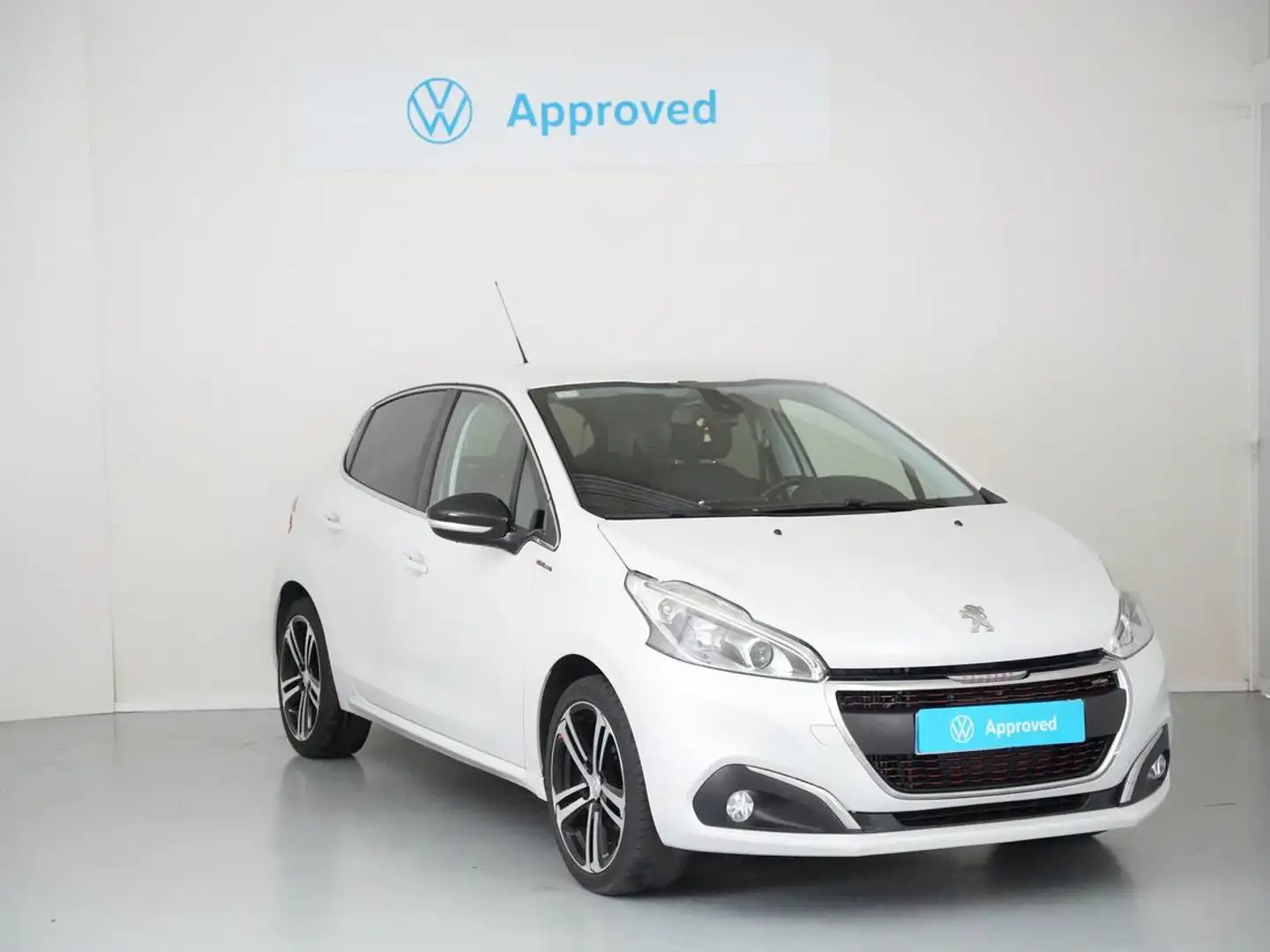 Peugeot 208 1.2 PureTech S&S GT Line 110 Wit - 1