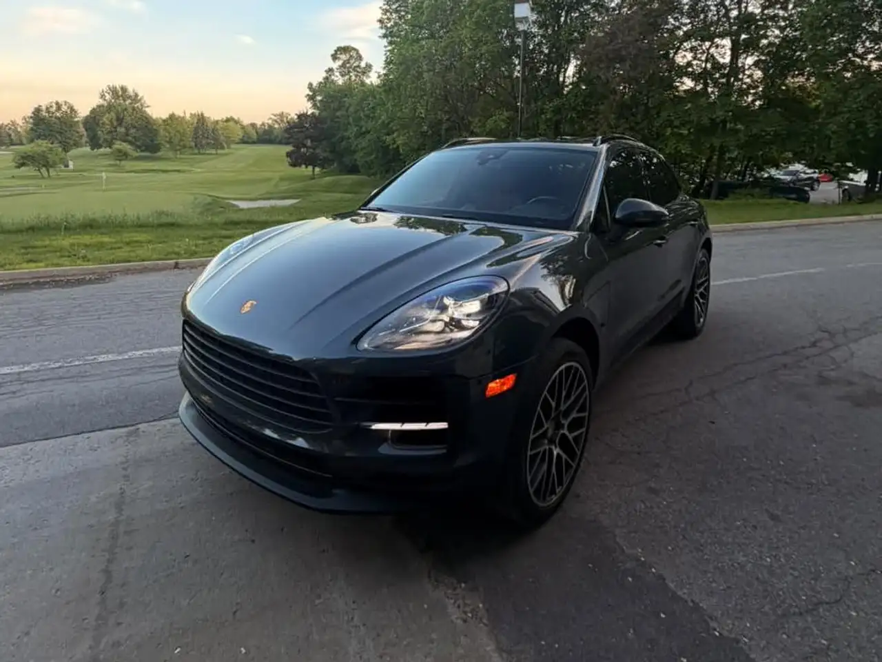 Porsche Macan photo Porsche Macan