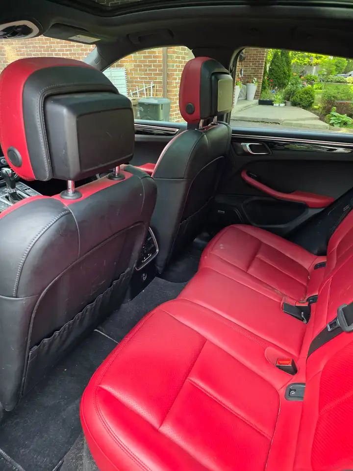 Porsche Macan photo Porsche Macan