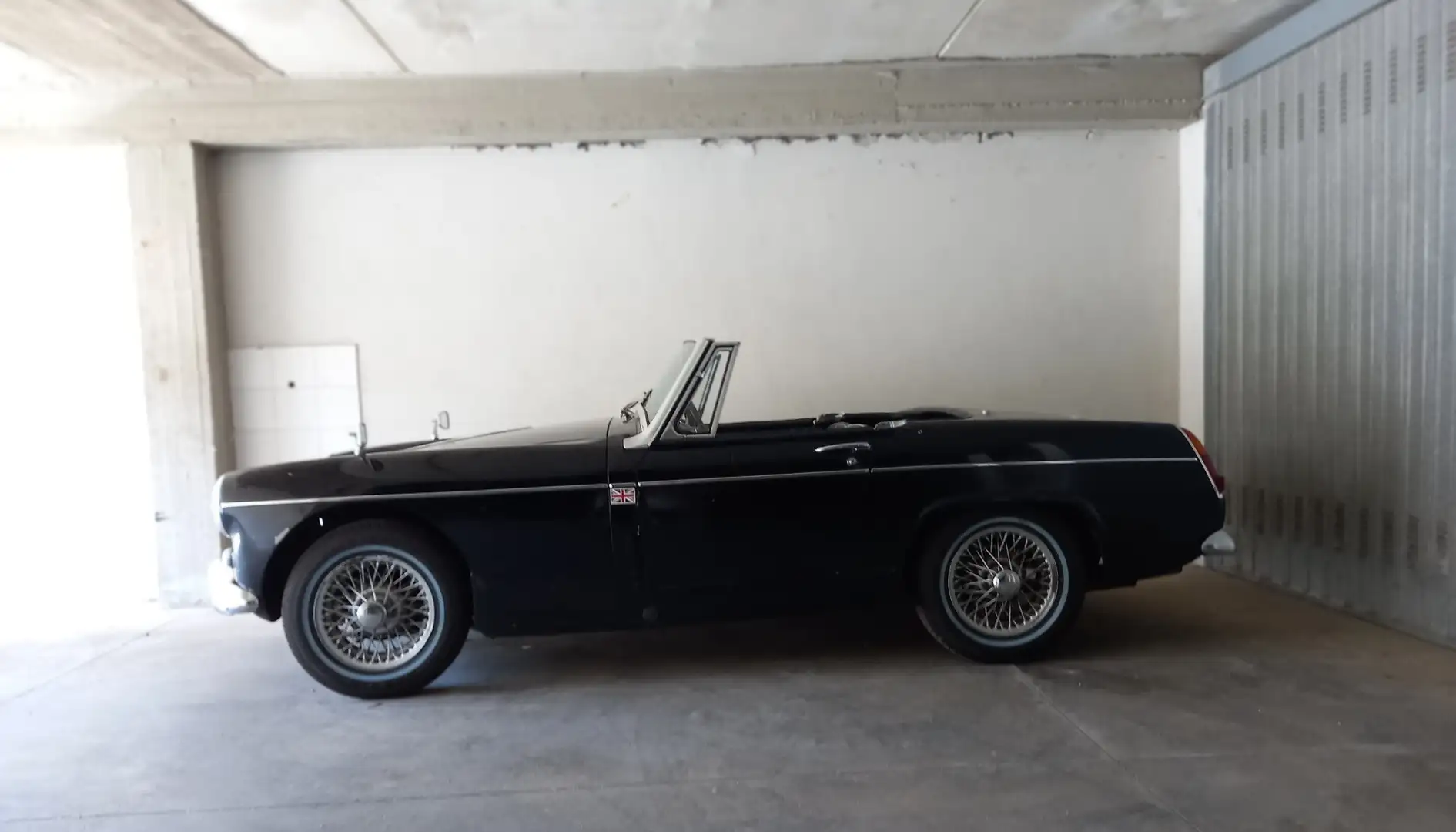 MG Midget roadster - 1