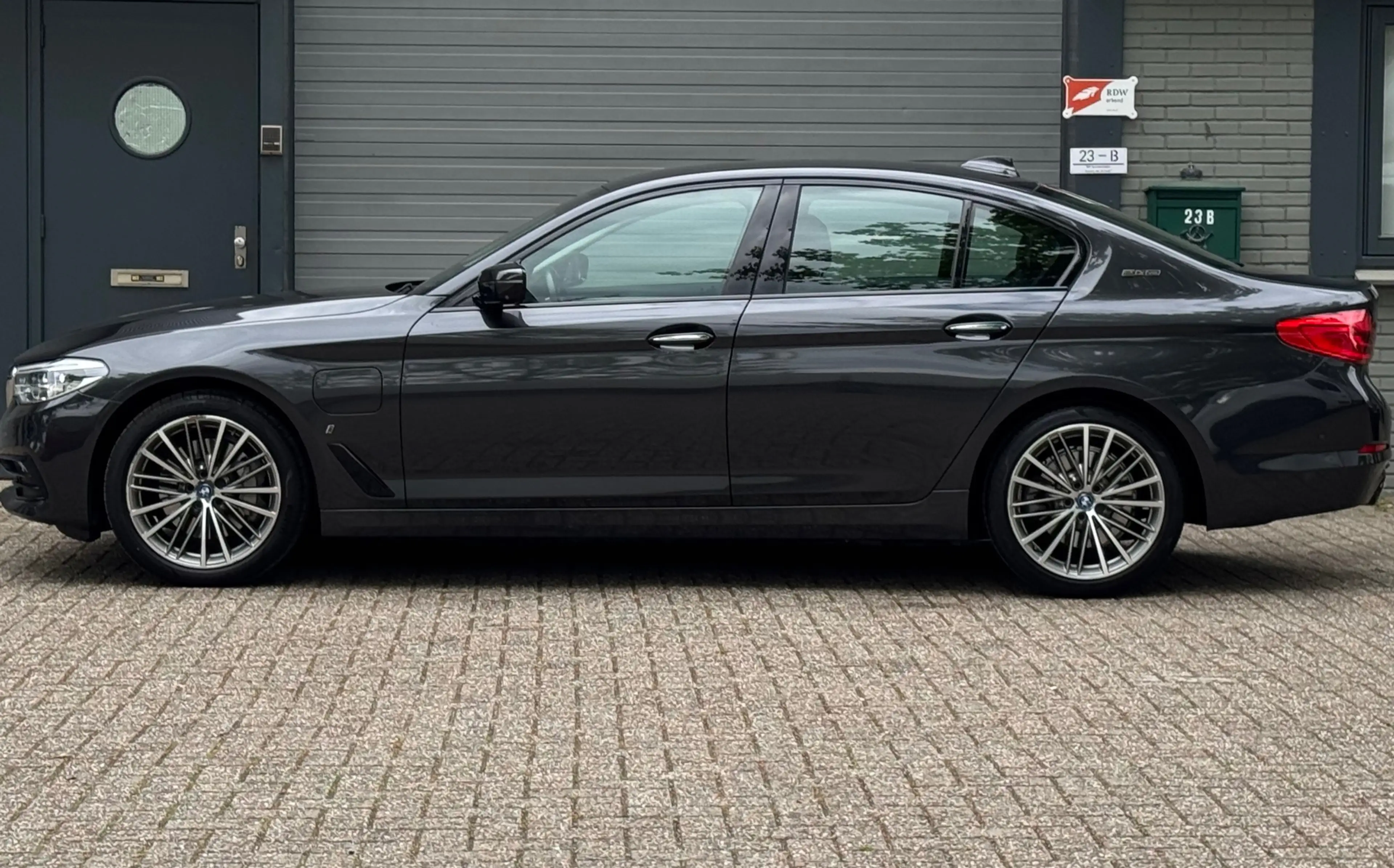 BMW 530 5-serie 530e iPerformance High Executive — photo 2