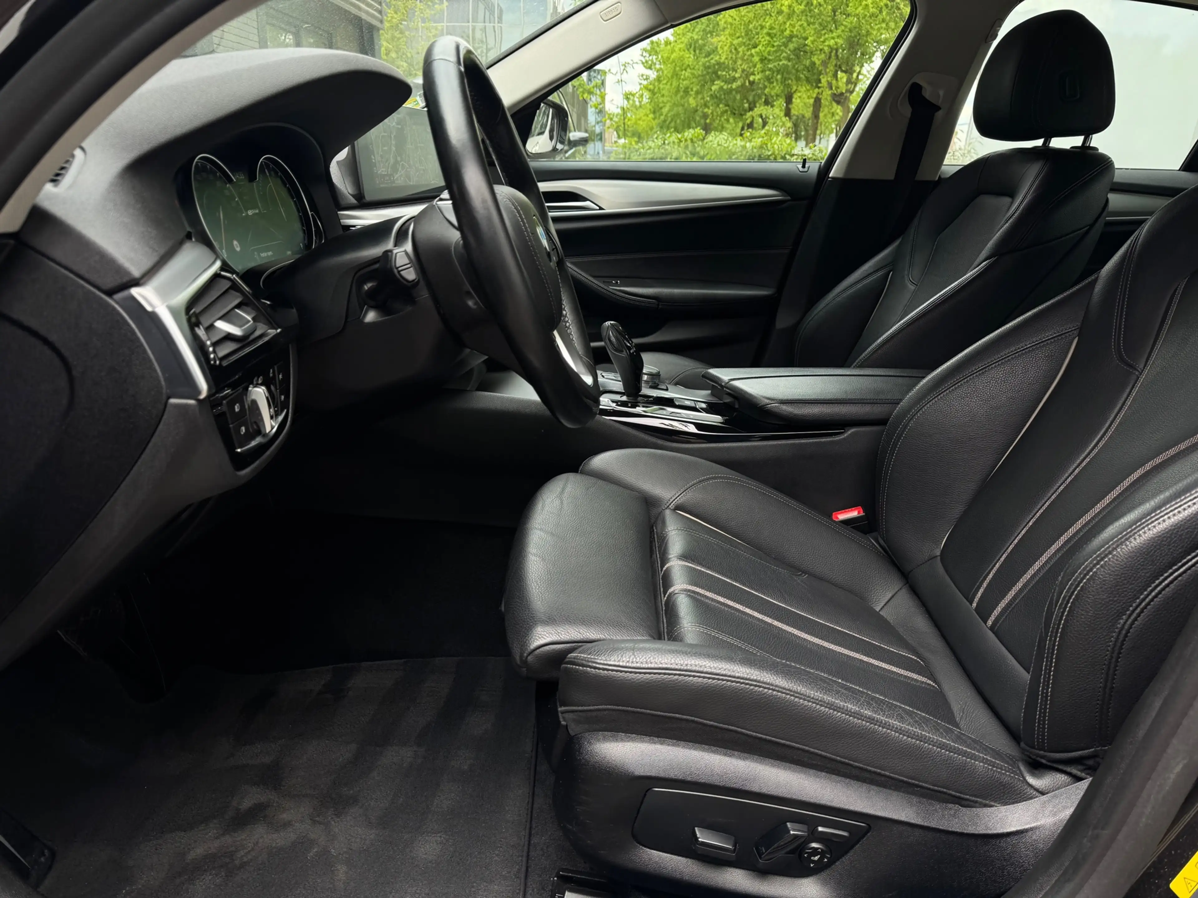 BMW 530 5-serie 530e iPerformance High Executive — photo 11