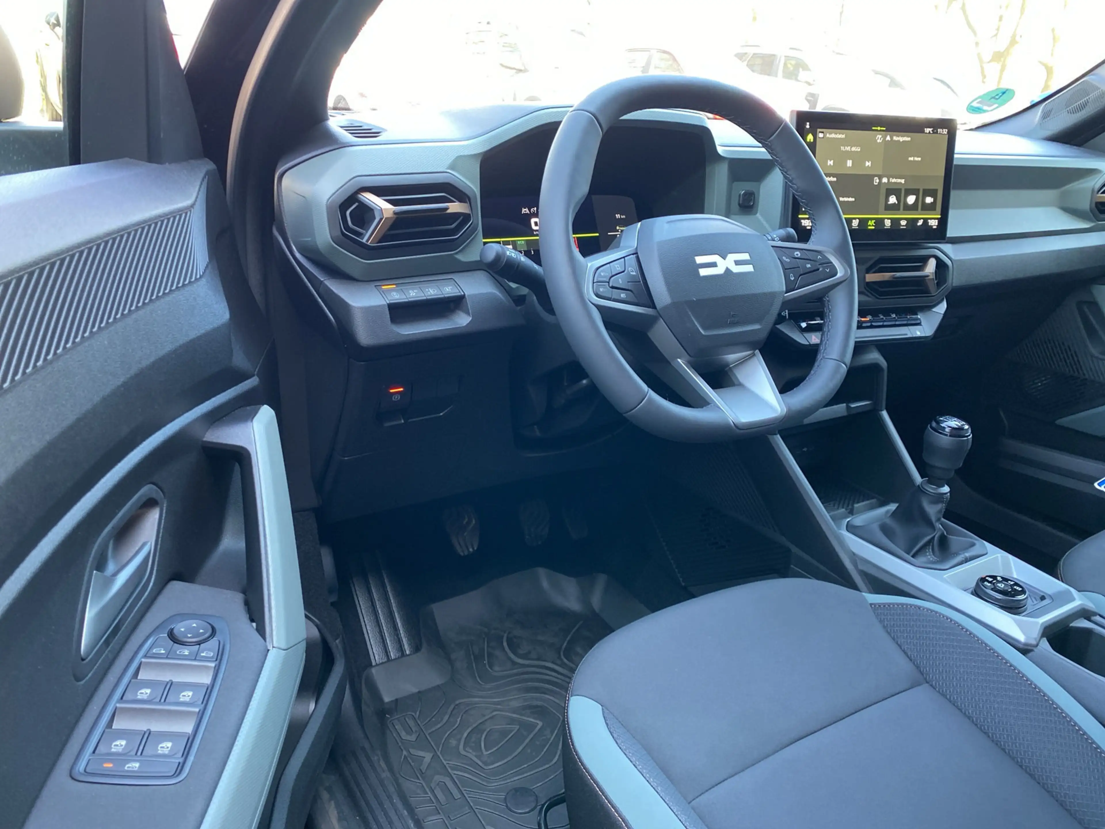 Dacia Bigster Extreme TCe 130 4x4 360°Ka. Navi Sitzh. — photo 9