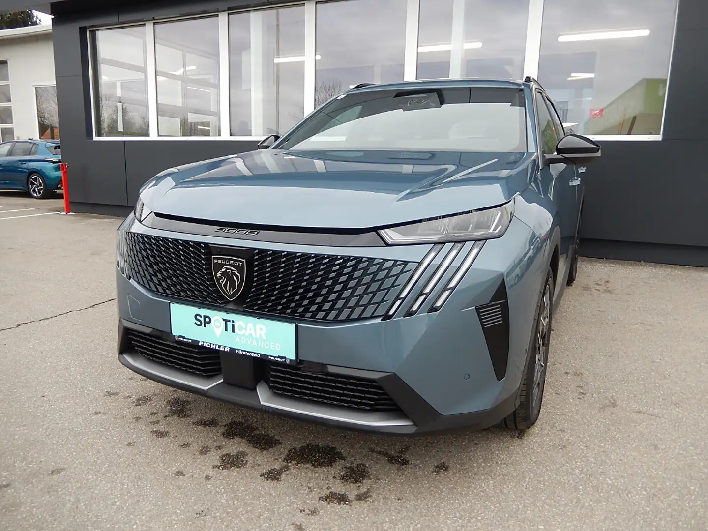 Peugeot 5008 mHEV 145 e-DCS6 Allure Aut. Blau - 1