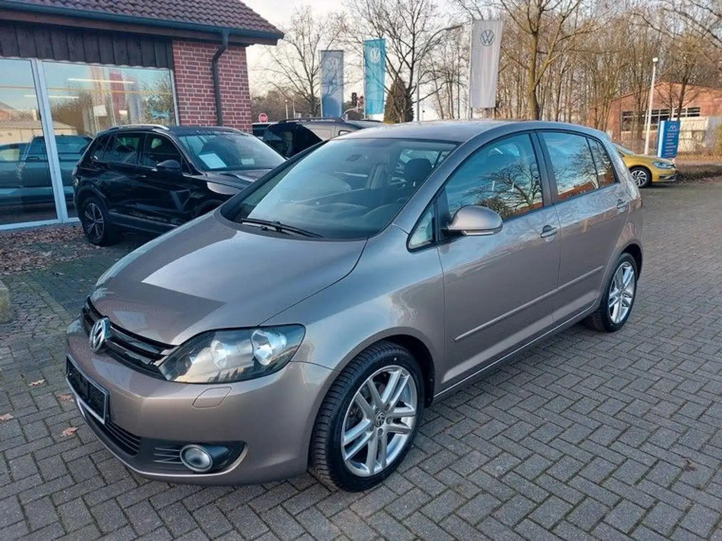 Volkswagen Golf Plus VI Trendline 1,2 TSI DSG GJR 1.Hand Braun - 1
