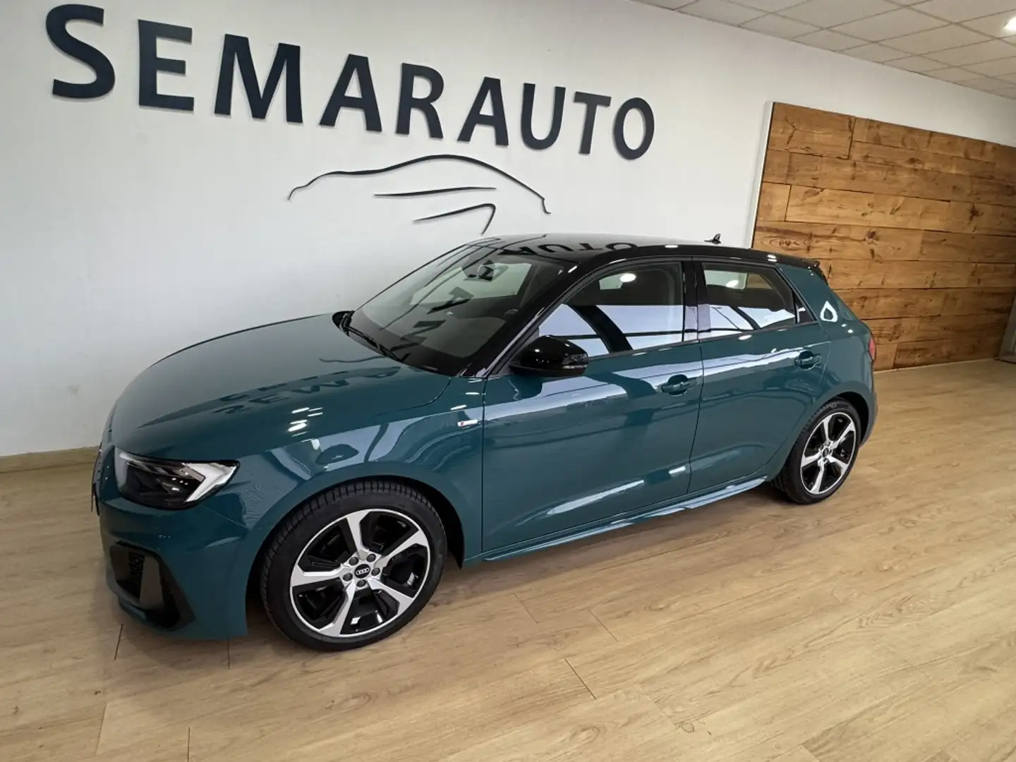 Audi A1 Sportback 30 TFSI Adrenalin S tronic Verde - 1
