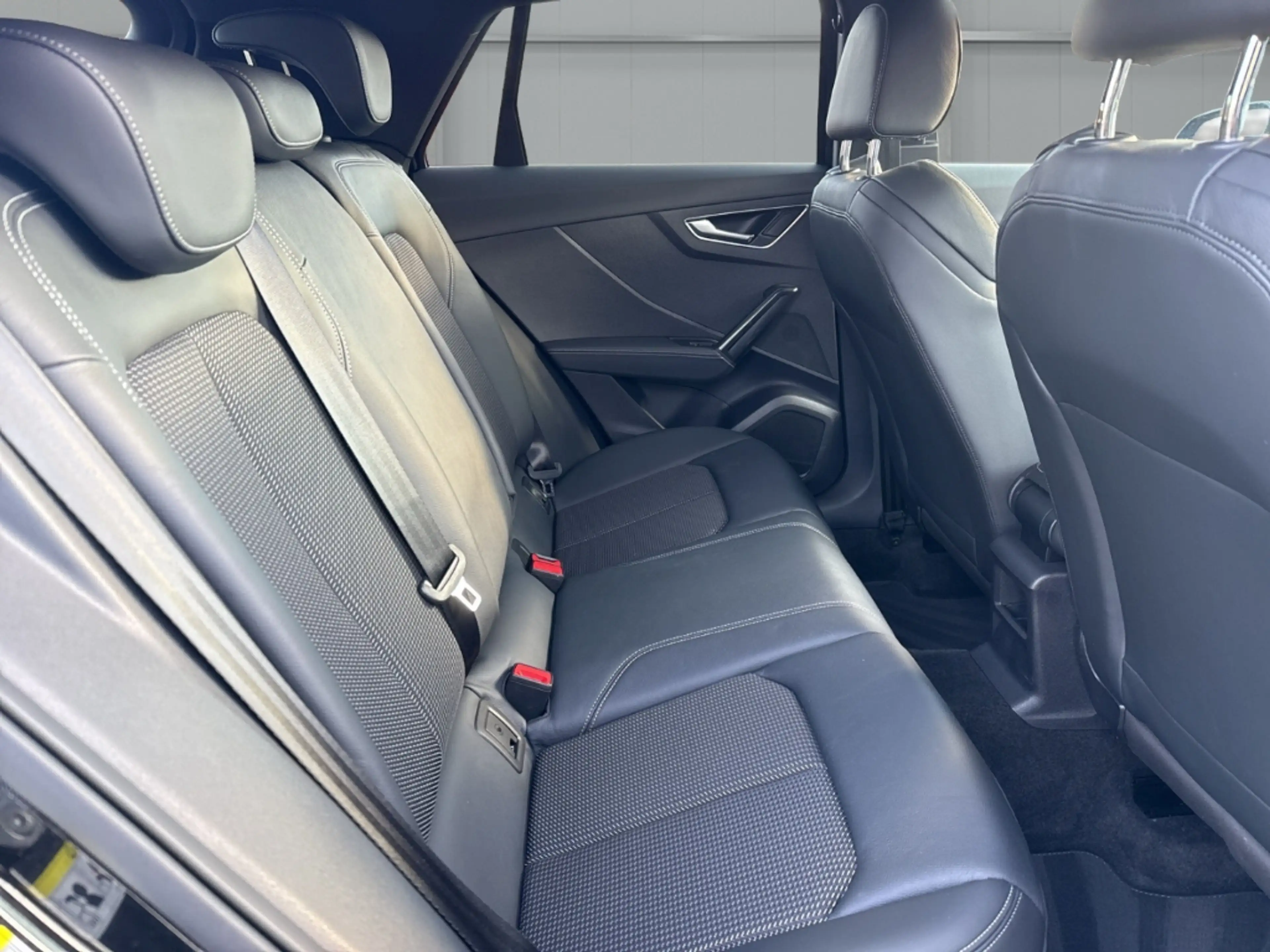 Audi SQ2 2.0 TFSI S tronic quattro Navi LED 2-Zonen-Klimaau — photo 9