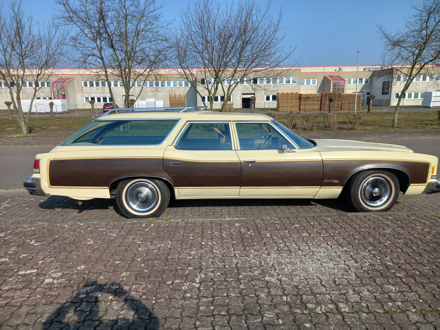Oldtimer Pontiac Grand Safari Beige - 2
