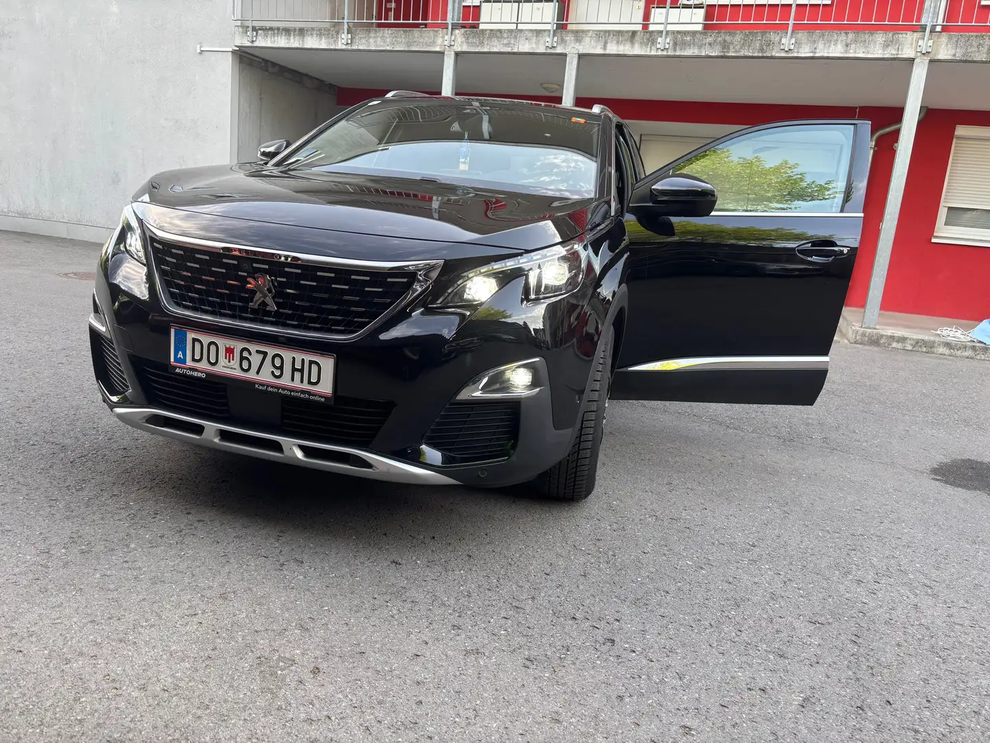 Peugeot 3008 3008 1,2 PureTech 130 S Schwarz - 1