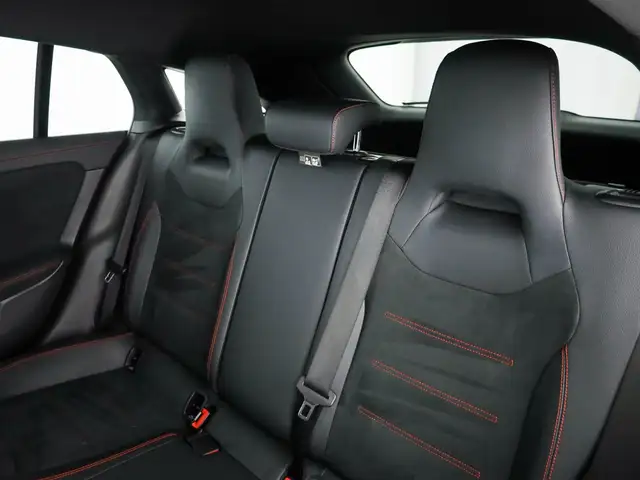 Mercedes-Benz Cla view 13