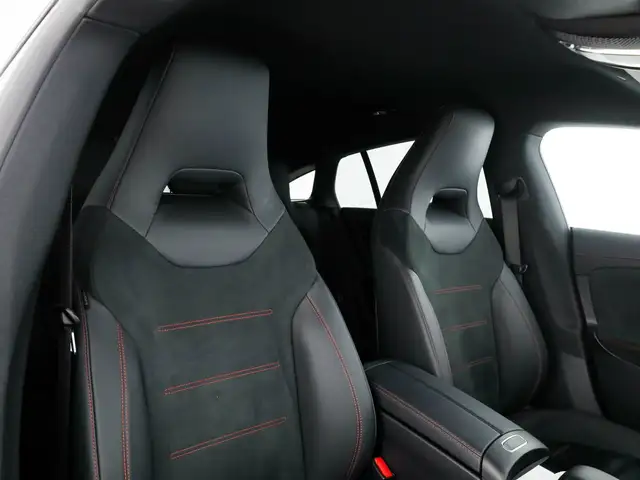 Mercedes-Benz Cla view 11