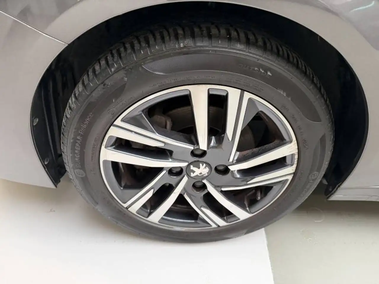 Peugeot 208 2 1.5 BlueHDi 100 MAN6 S&S Allure, миниатюра 3