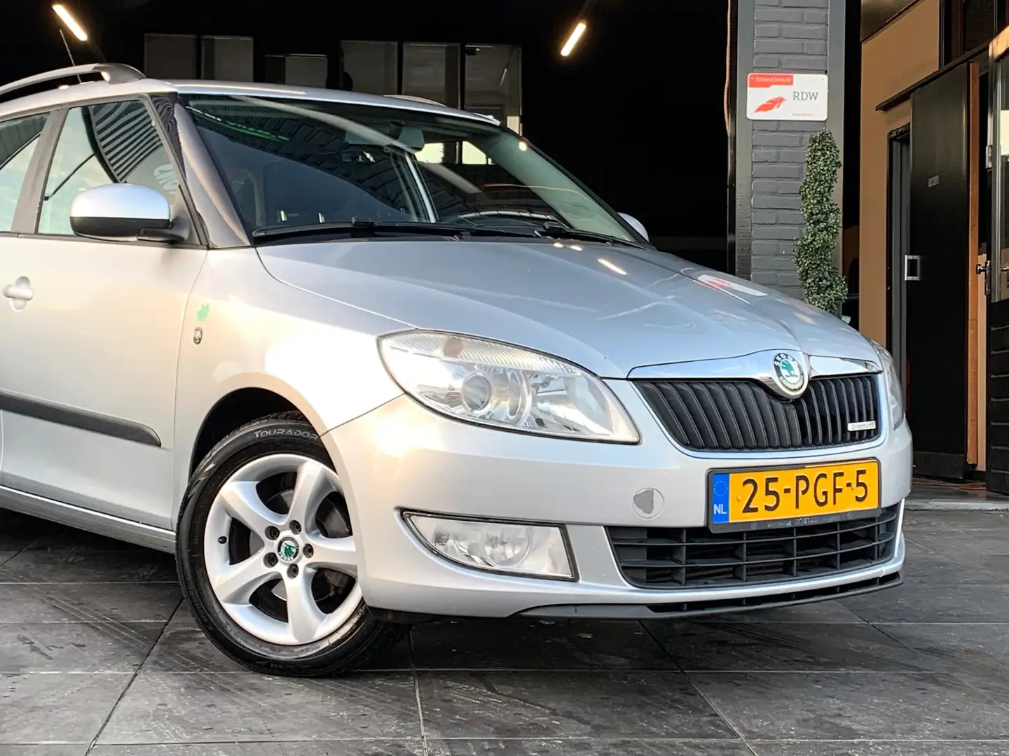 Skoda Fabia Combi 1.2 TDI Greenline|Airco|Cruise|Trekhaak Grau - 2