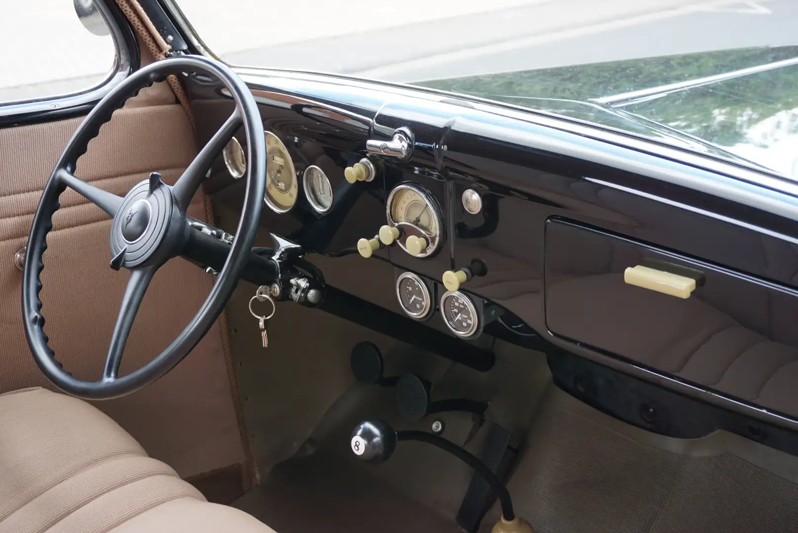 Oldtimer Ford V8 Coupe, mit TÜV und H! Schwarz - 2
