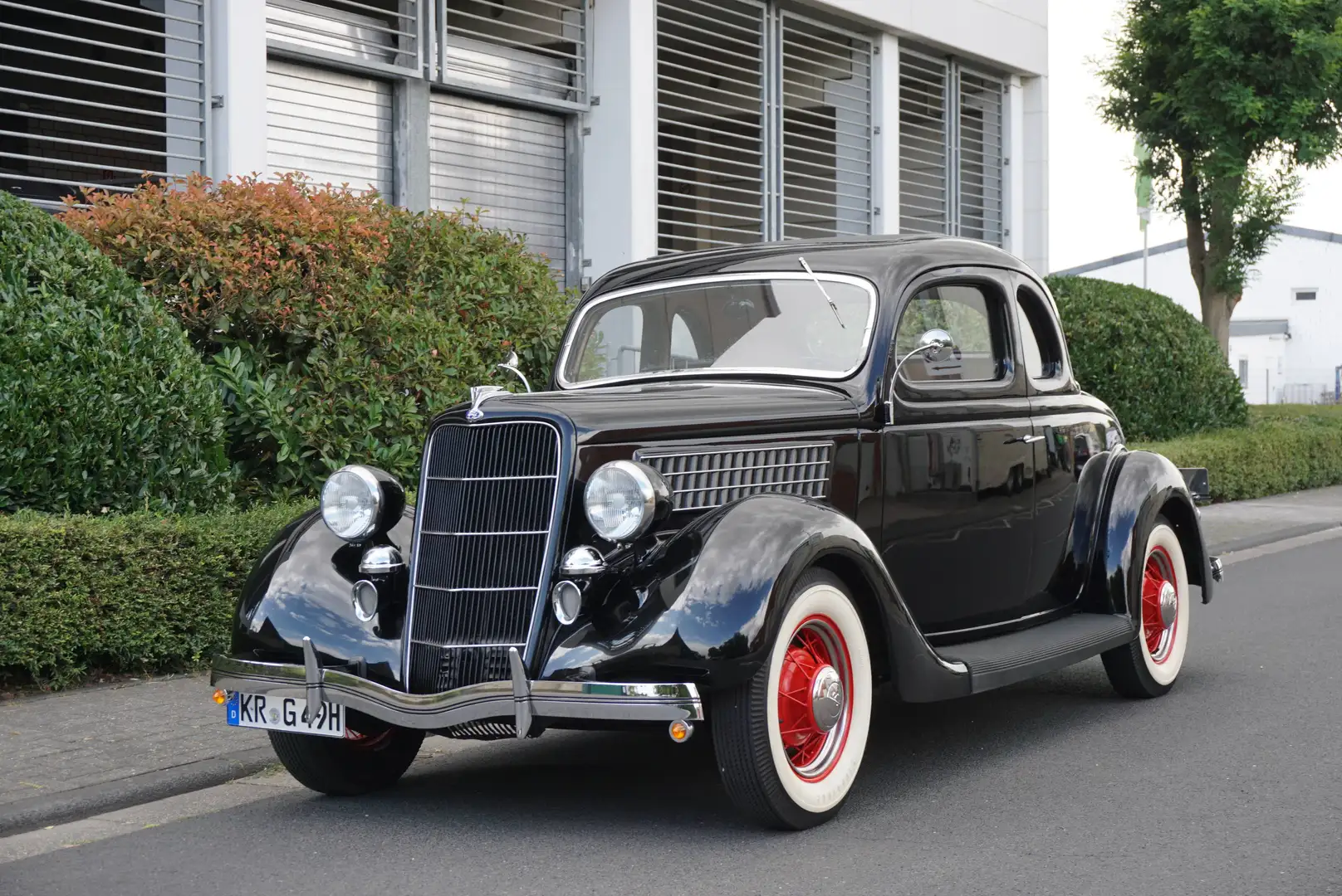 Oldtimer Ford V8 Coupe, mit TÜV und H! Schwarz - 1