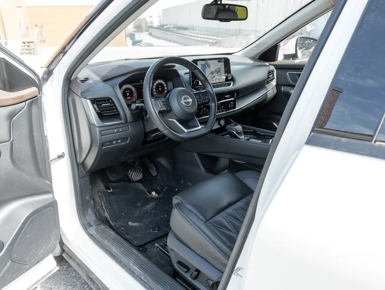 Nissan Rogue снимка Nissan Rogue