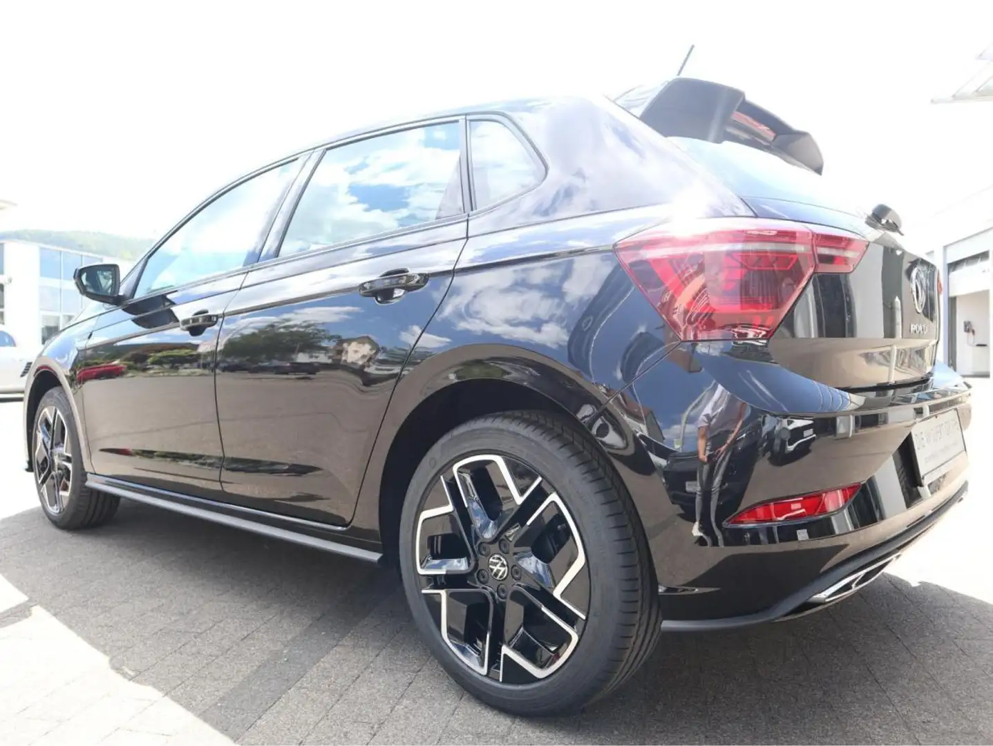 Volkswagen Polo R-Line 1,0 l TSI OPF (95 PS) DSG*WINTERRÄDER*NAVI* Schwarz - 2