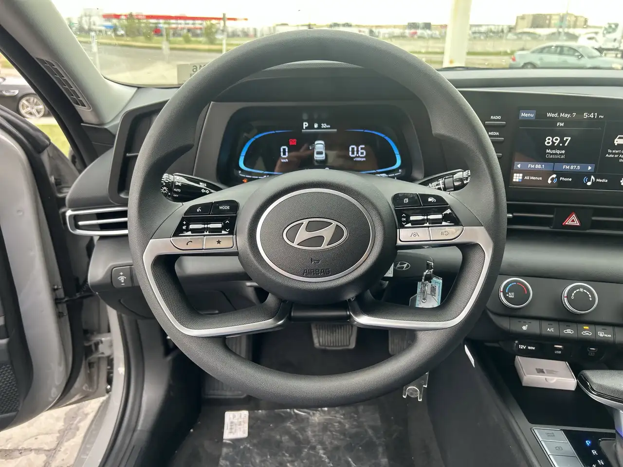 Hyundai ELANTRA снимка Hyundai ELANTRA