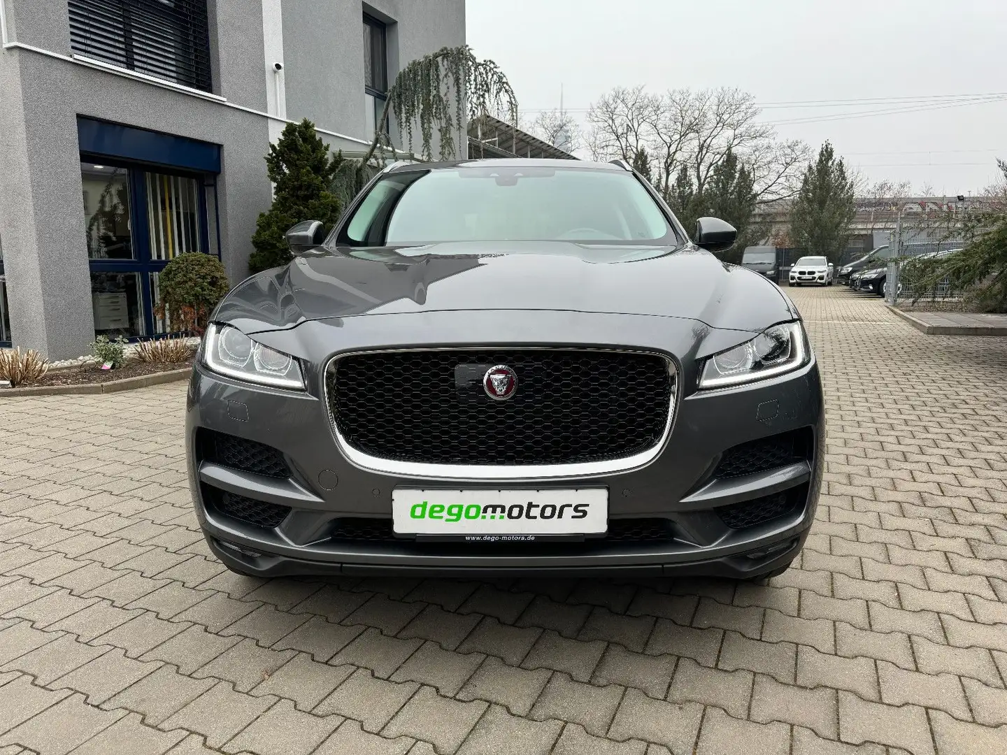 Jaguar F-Pace F-PACE Prestige AWD Grau - 2