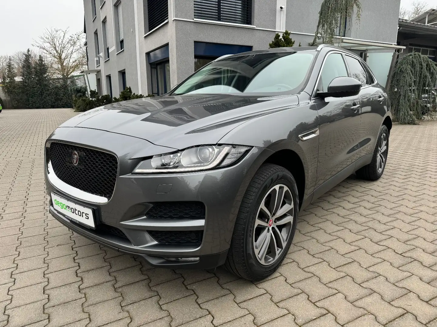 Jaguar F-Pace F-PACE Prestige AWD Grau - 1