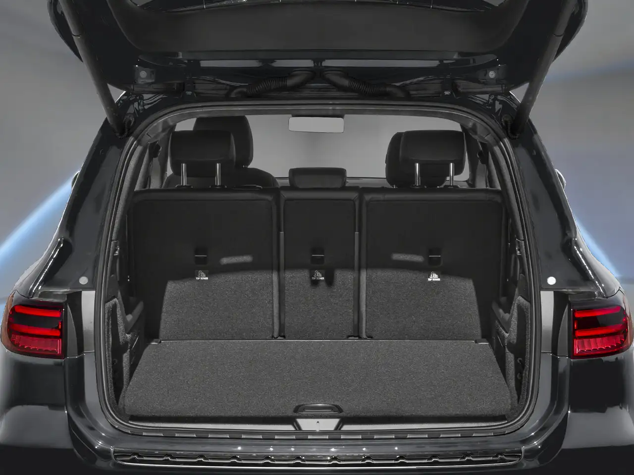 Mercedes-Benz GLB снимка Mercedes-Benz GLB