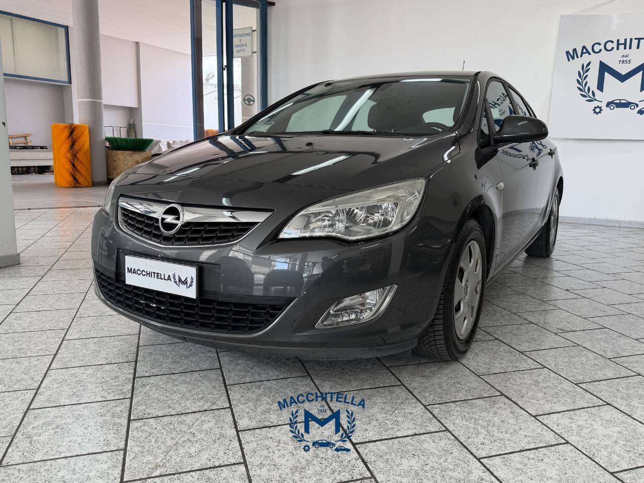Opel Astra Astra IV 2010 5p 1.6 Cosmo 115cv
