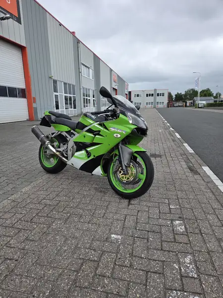 Kawasaki Ninja ZX-6R - foto 3