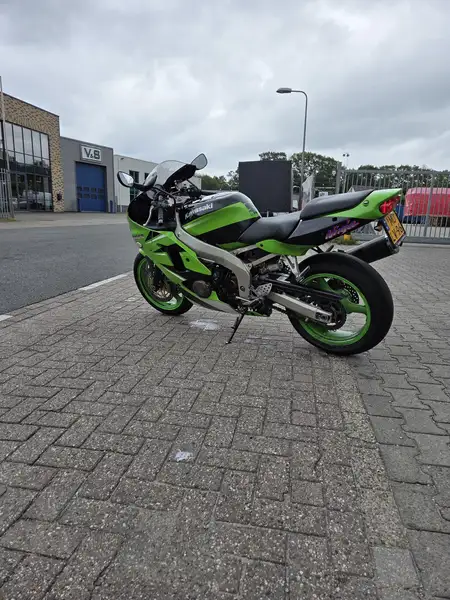 Kawasaki Ninja ZX-6R - foto 6