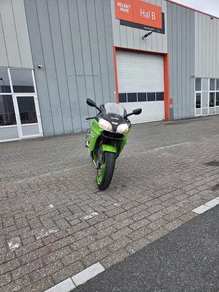 Kawasaki Ninja ZX-6R - foto 2