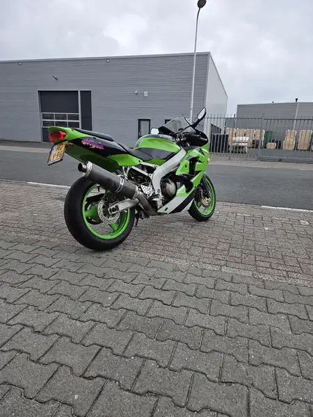 Kawasaki Ninja ZX-6R - foto 4