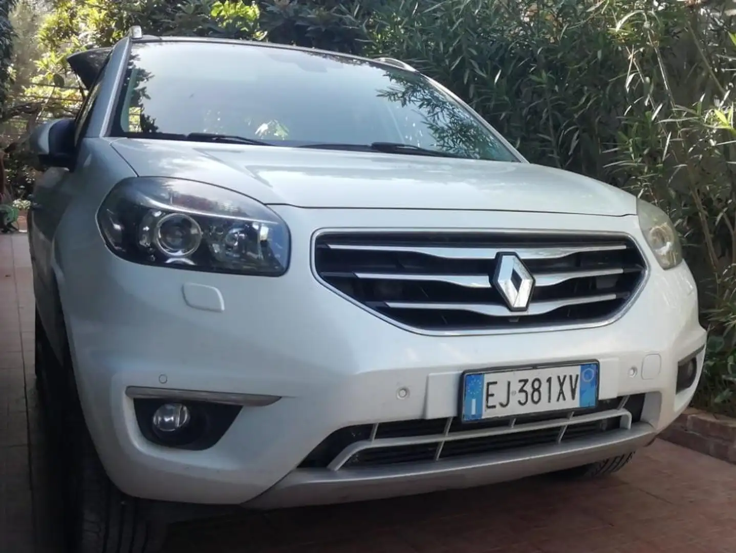 Renault Koleos Koleos 2.0 dci Luxe esm 4x4 150cv Wit - 2